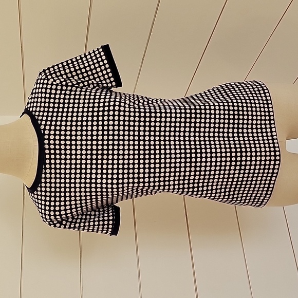 Anne Klein small t shirt style stretch shirt with button up back - Picture 1 of 6